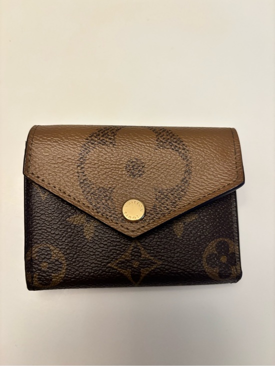 Louis Vuitton Handbags - Louis Vuitton Two-Tone Monogram Envelope Wallet in Brown and Tan